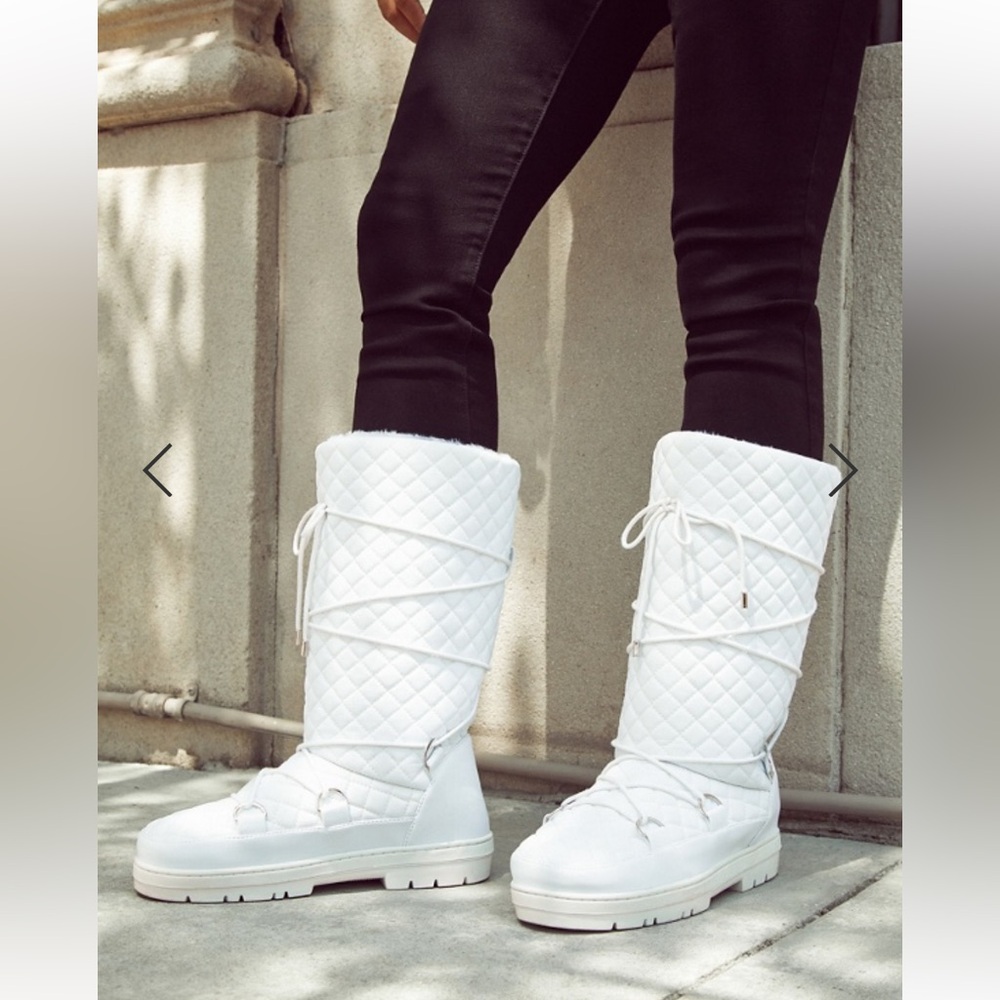 JustFab White Quilted Winter Lace-Up Boots